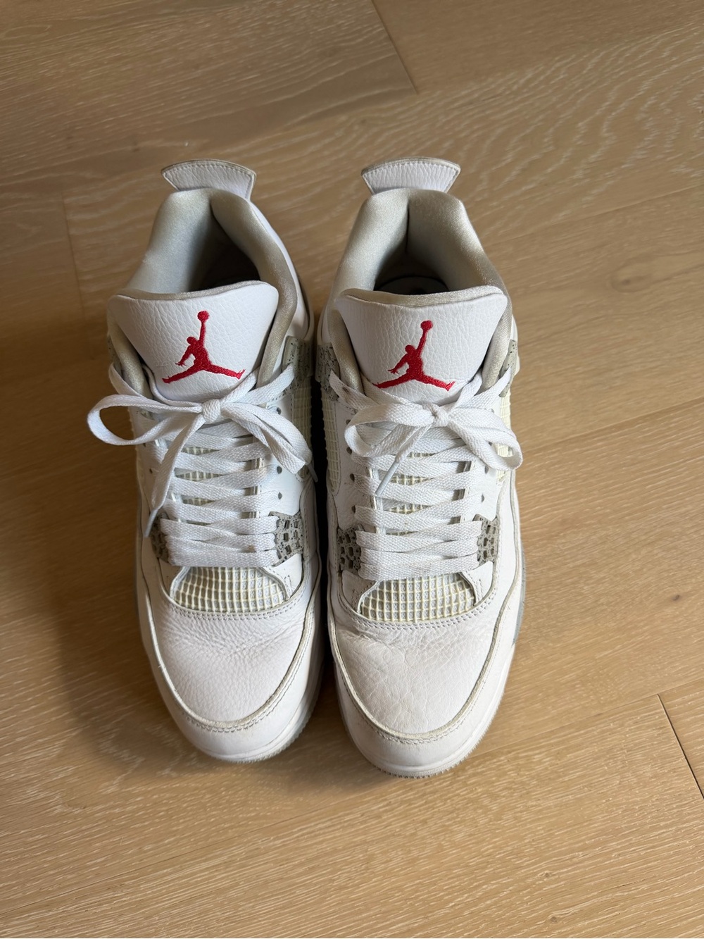 Jordan 4 Men’s cements White Sneakers with Red Jumpman